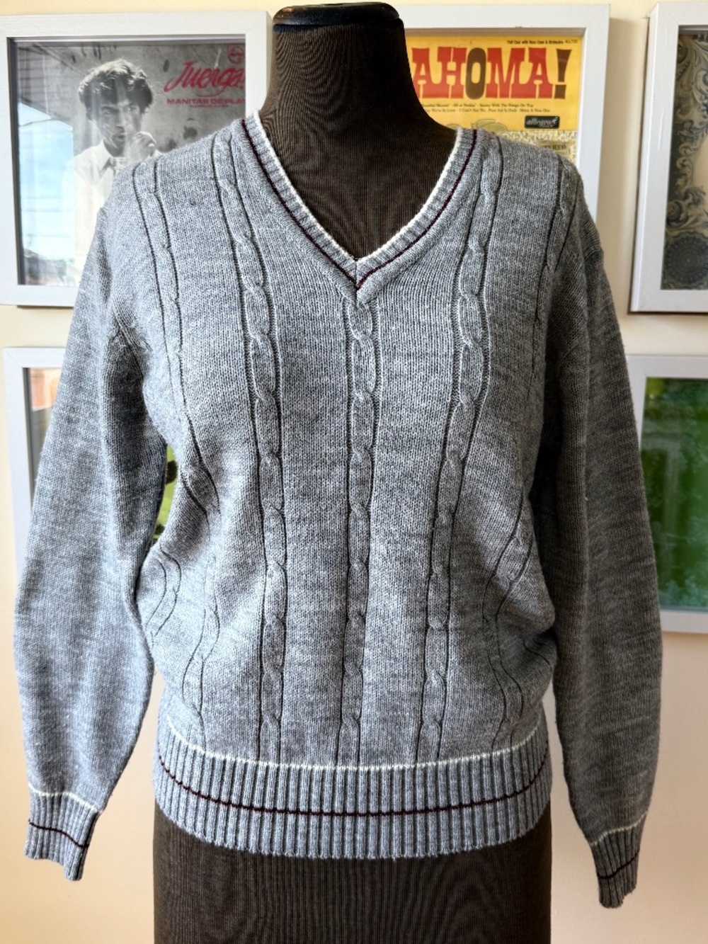 🎓 Vintage Club International Grey Cable Knit V-Neck Sweater – Preppy Collegiate